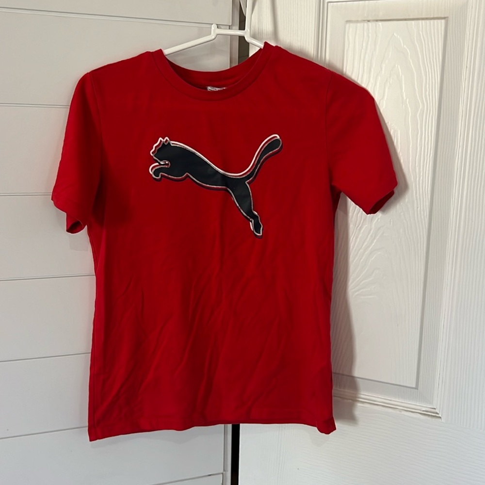 Boys puma red T-shirt size medium (10-12)